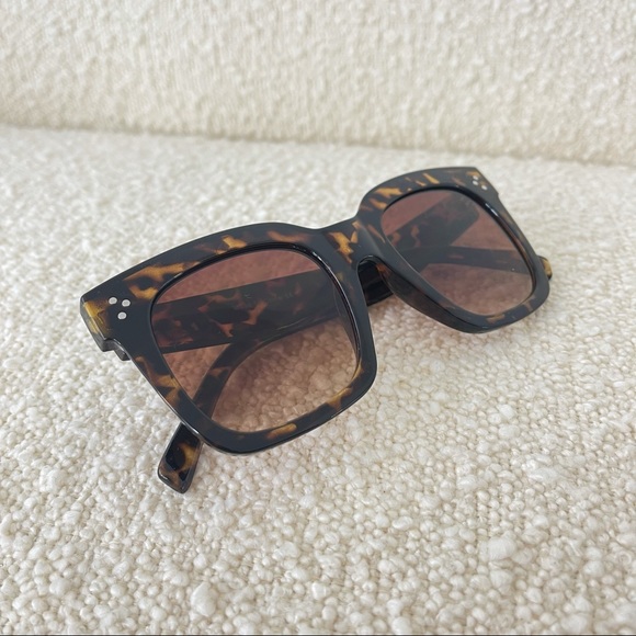 LAST2 • On Trend Square Sunglasses | Tortoise - Picture 6 of 12